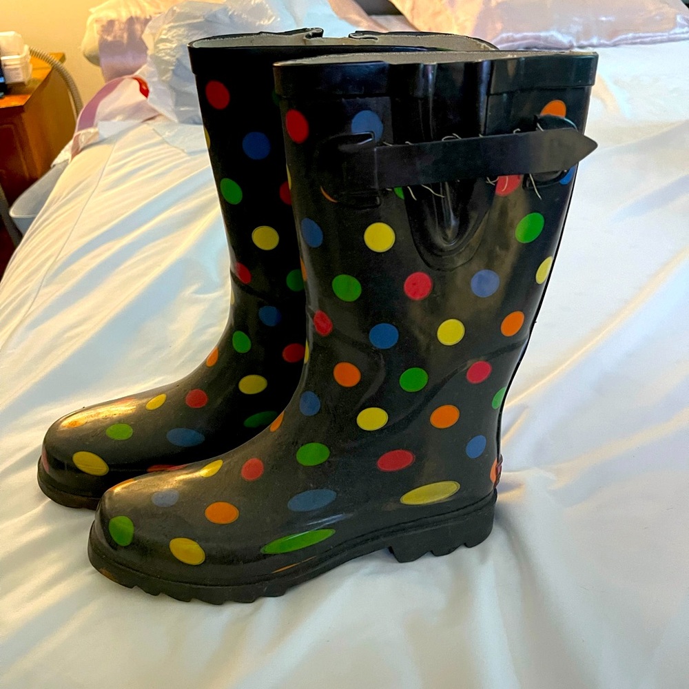 Polka dot rain boots, size 8